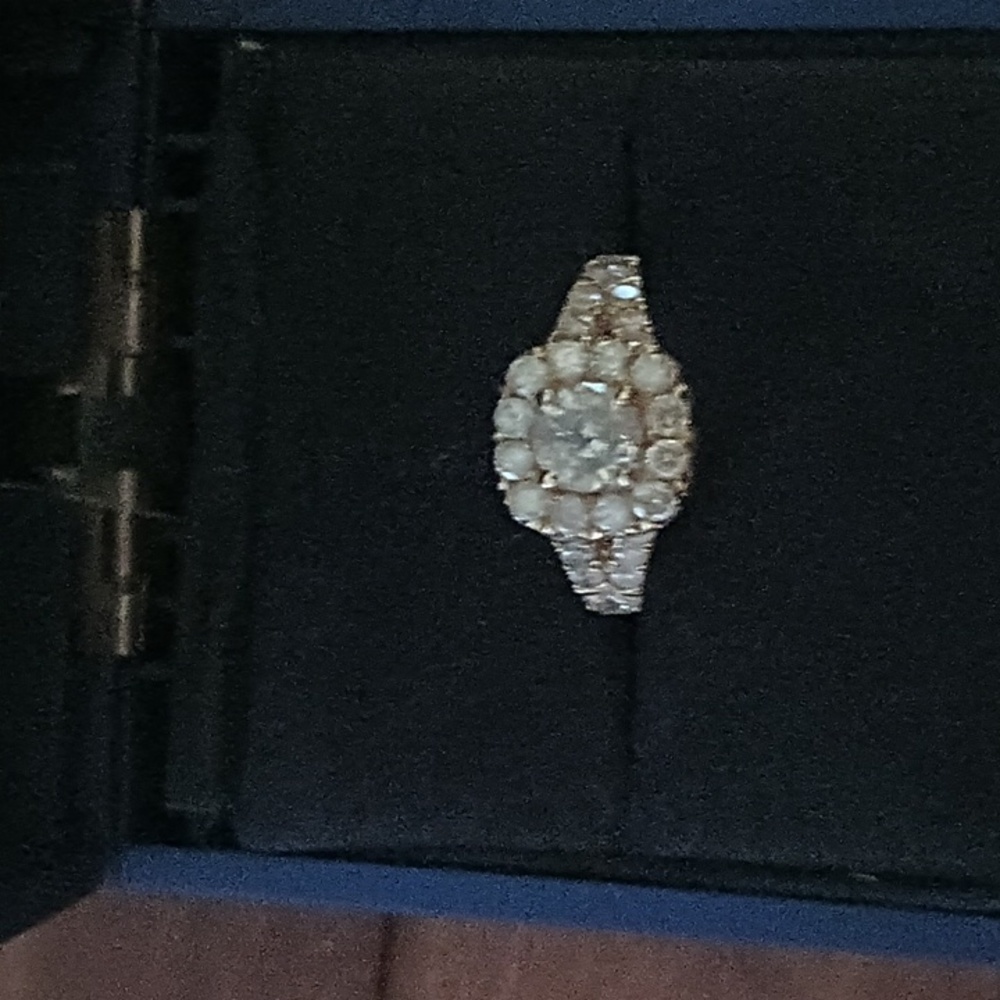 Real diamond engagement ring